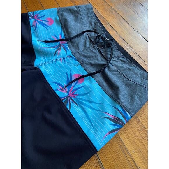 BILLABONG Recycler Tribong Pro Floral Boardshorts sz 30 - Picture 2 of 12